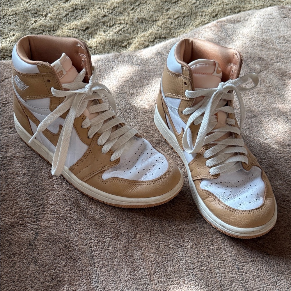 Nike Air Jordan 1 Retro High-Top Sneakers in White and Tan Praline Size 7 Womens